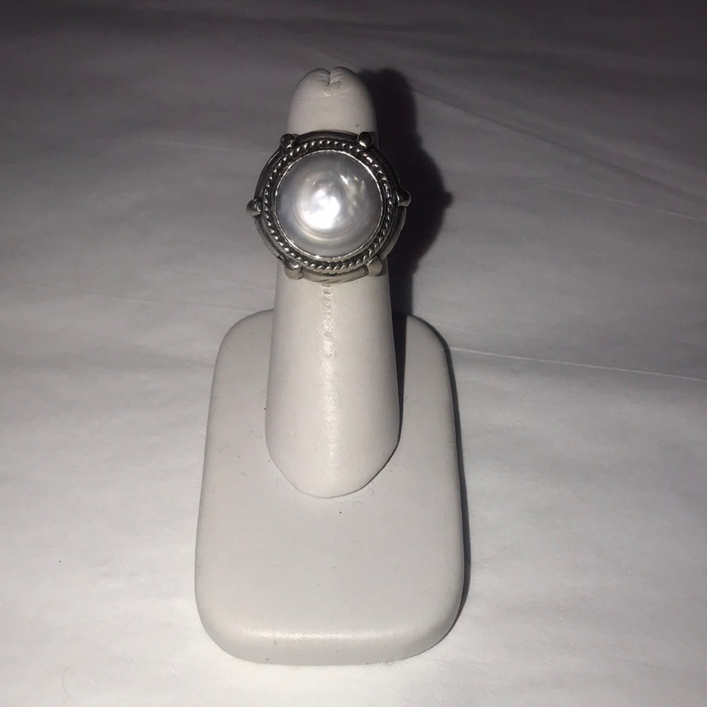 Elegant Silver Pearl Ring